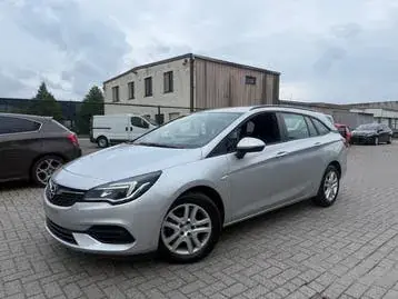 Opel Astra 2020 photo 2