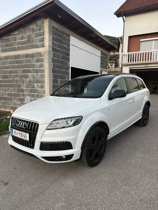 Audi Q7 2014 photo 2