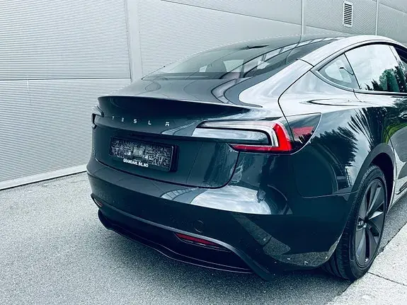 Tesla Model 3 2025 photo 5
