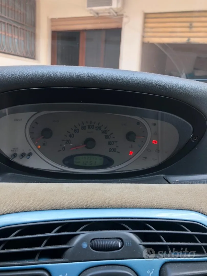 Lancia Ypsilon 2002 photo 5