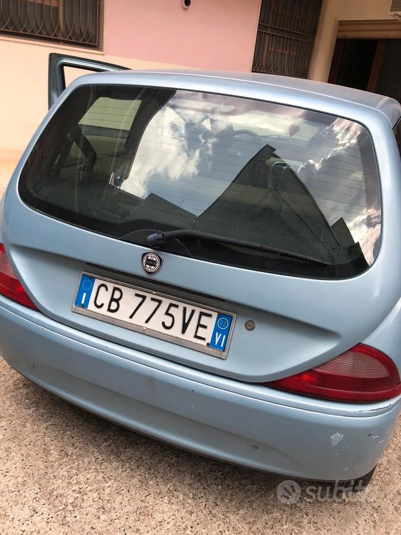 Lancia Ypsilon 2002 photo 2