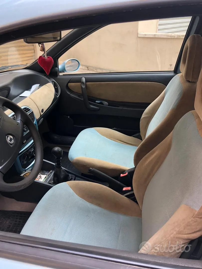 Lancia Ypsilon 2002 photo 3