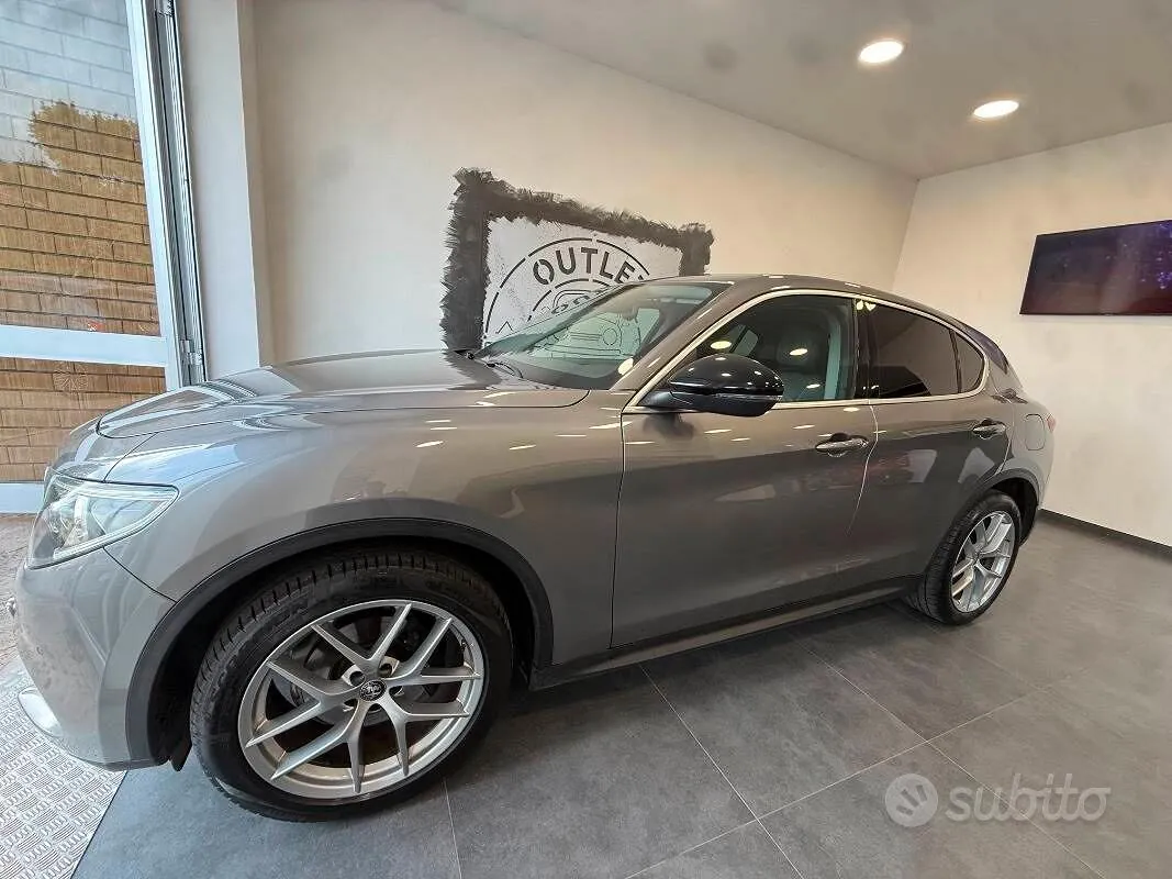 Alfa Romeo Stelvio 2018 photo 2