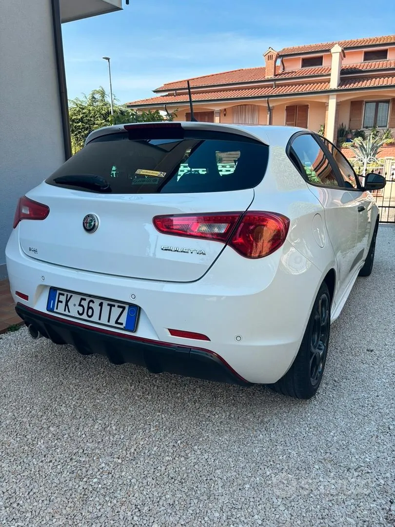Alfa Romeo Giulietta 2017 photo 4