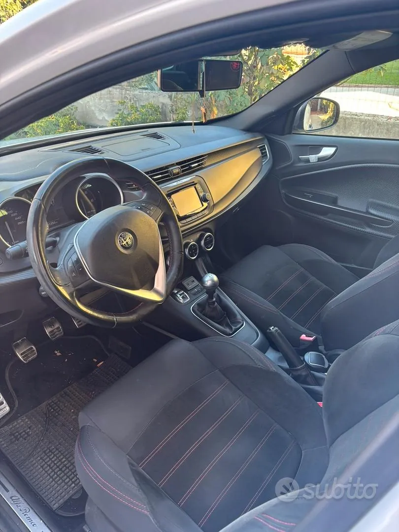 Alfa Romeo Giulietta 2017 photo 5