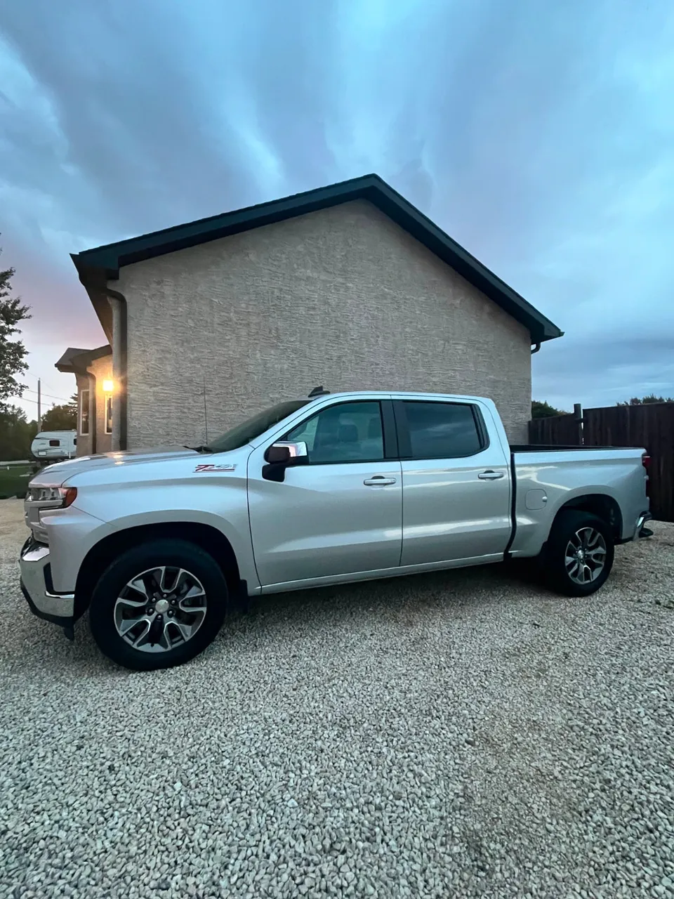 Chevrolet Silverado 1500 2019 photo 2