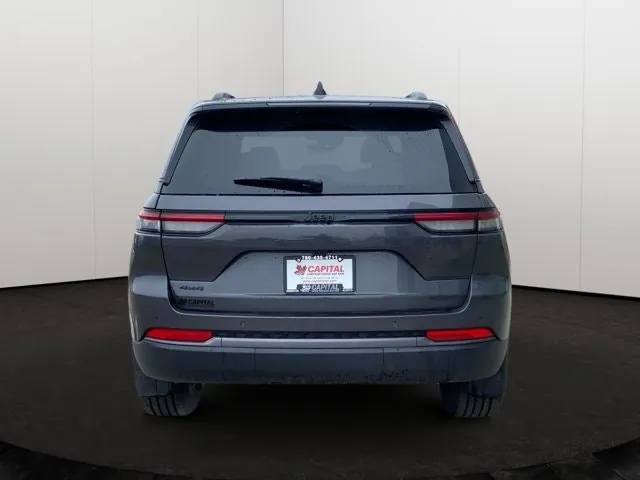 Jeep Grand Cherokee 2026 photo 5