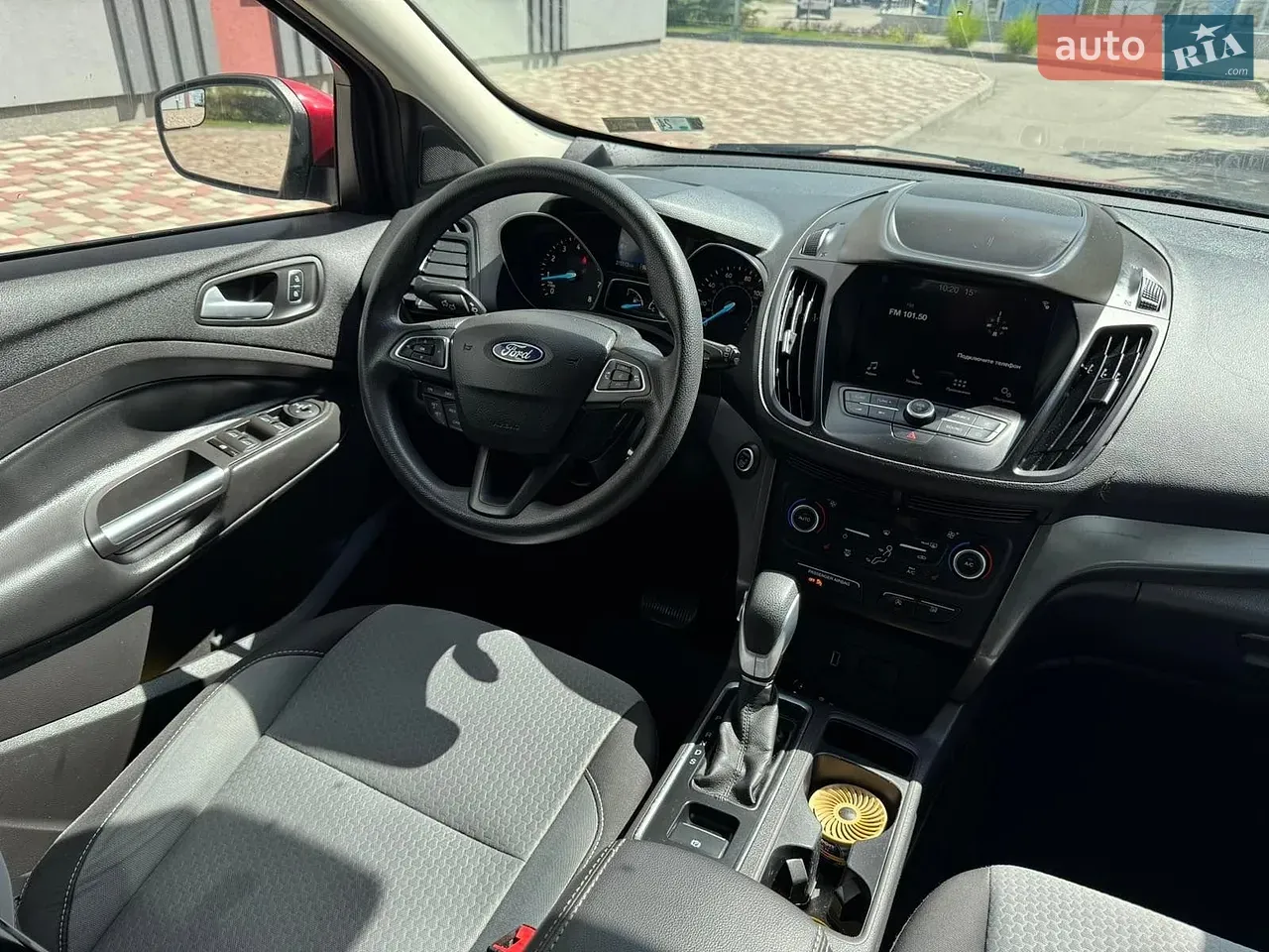Ford Escape 2018 photo 3