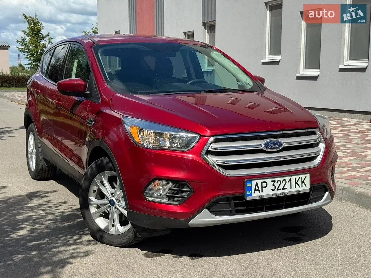 Ford Escape 2018 photo 2