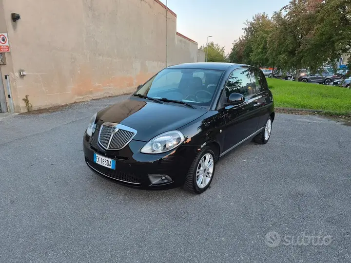 Lancia Ypsilon