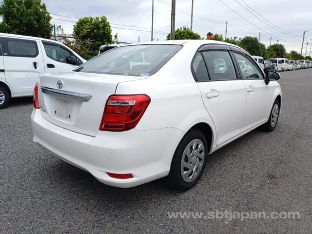 Toyota Corolla Axio X 2018 photo 3