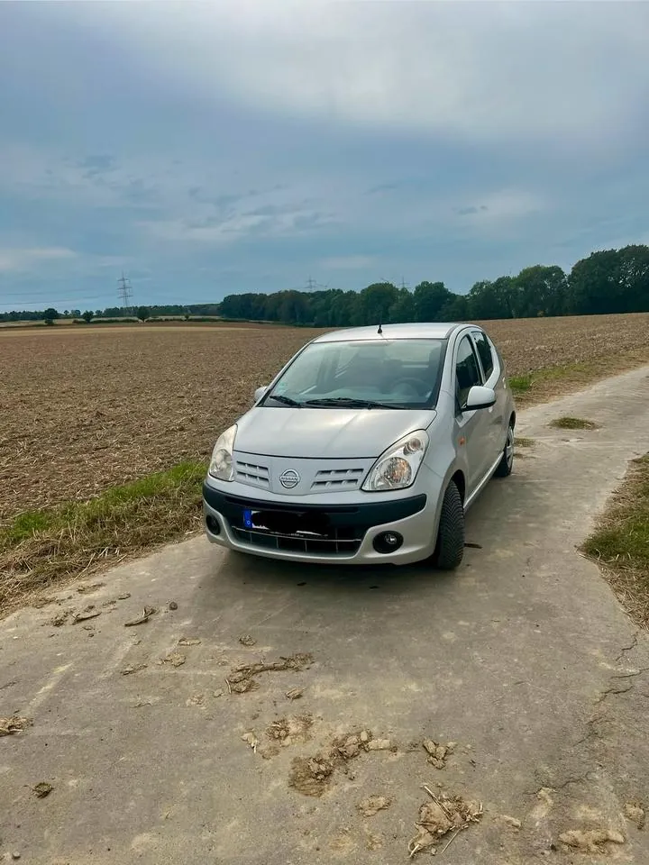 Nissan Pixo