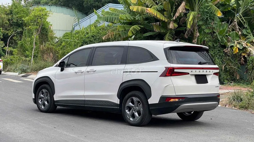 Hyundai Custin