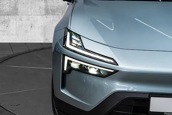 Polestar 4 2025 photo 4