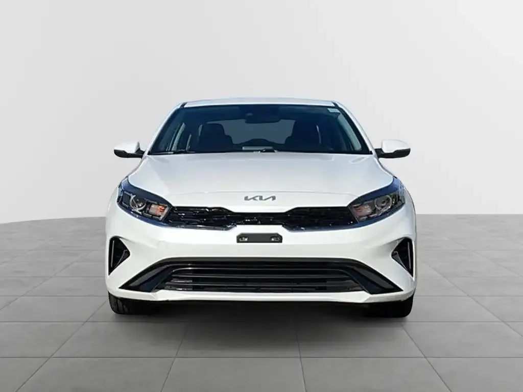 Kia Forte 2024 photo 2