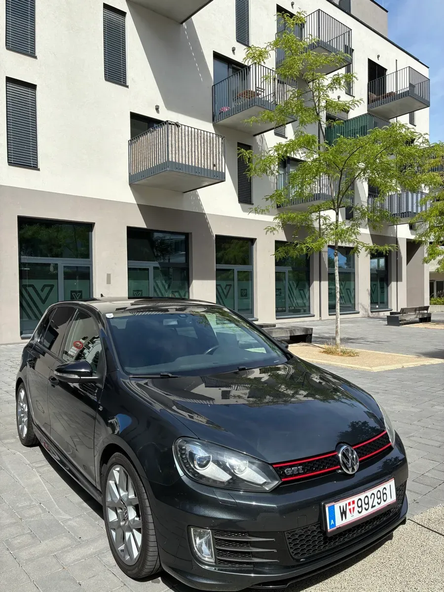 Volkswagen Golf 2011 photo 3