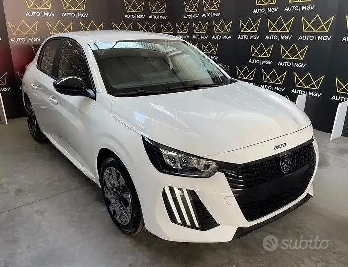 Peugeot 208 2024 photo 3