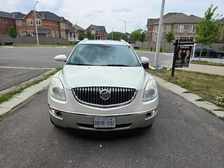 Buick Enclave 2008 photo 2