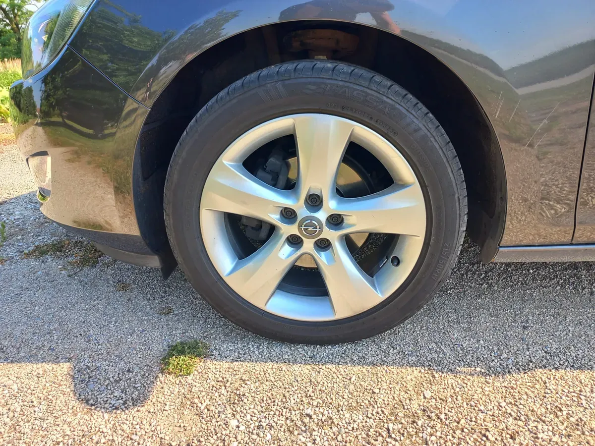 Opel Astra 2011 photo 3