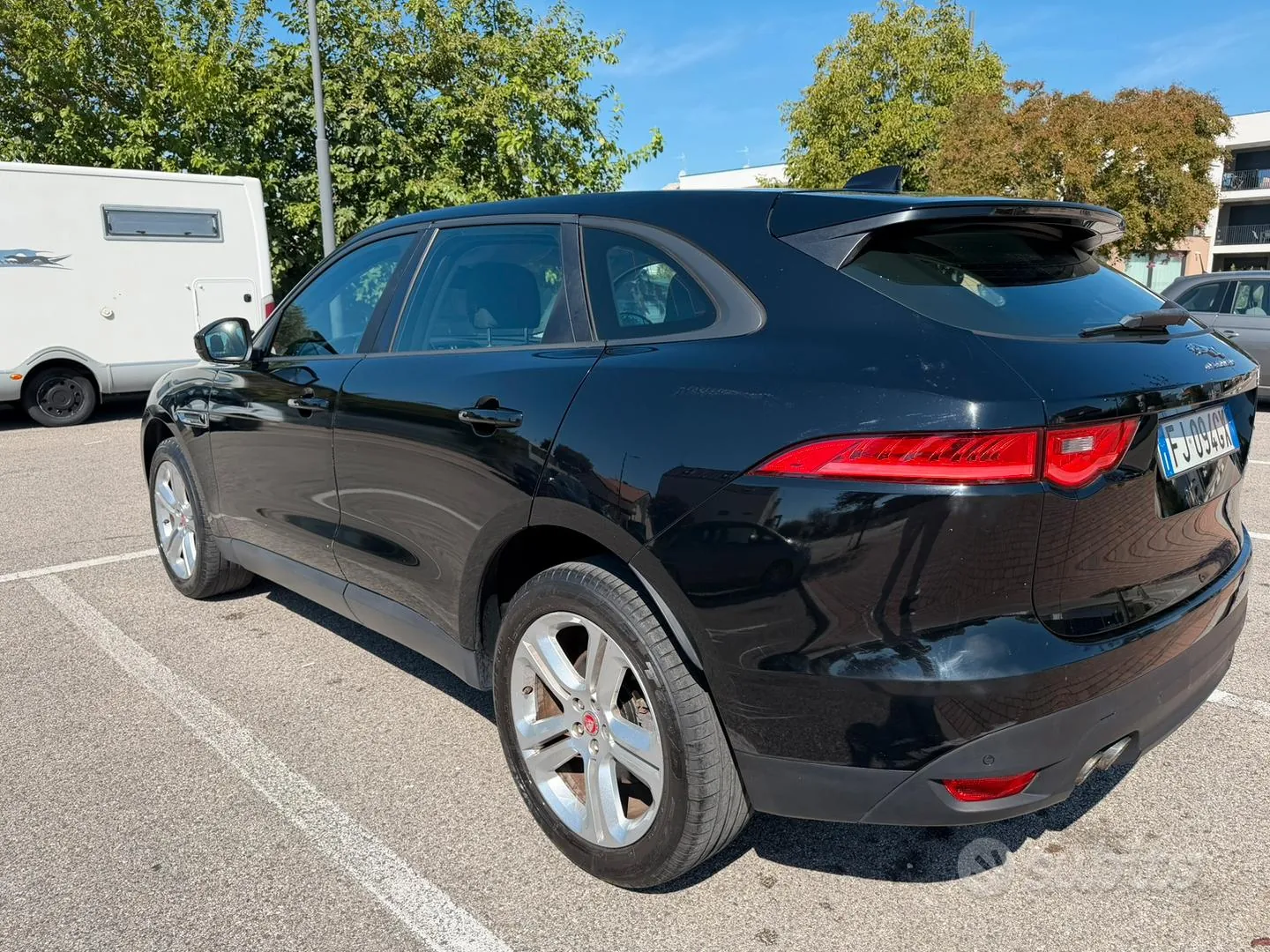 Jaguar F-Pace 2017 photo 4