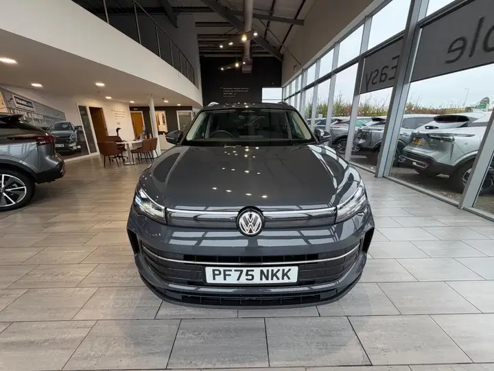 Volkswagen Tiguan 2025 photo 3
