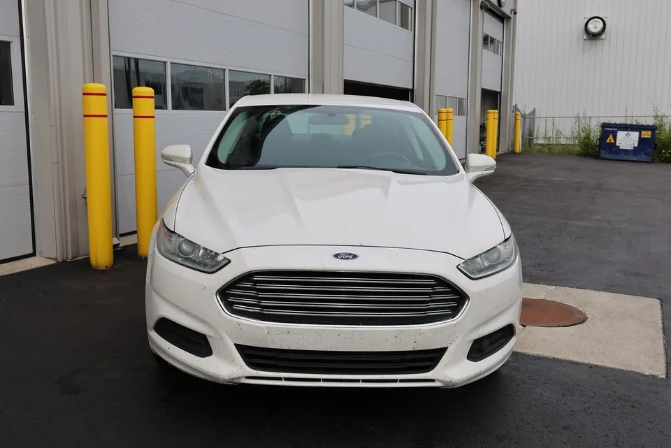 Ford Fusion 2016 photo 2