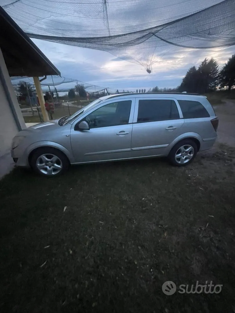 Opel Astra 2008 photo 2