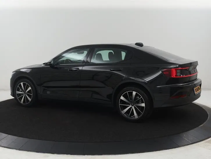Polestar 2 2021 photo 2