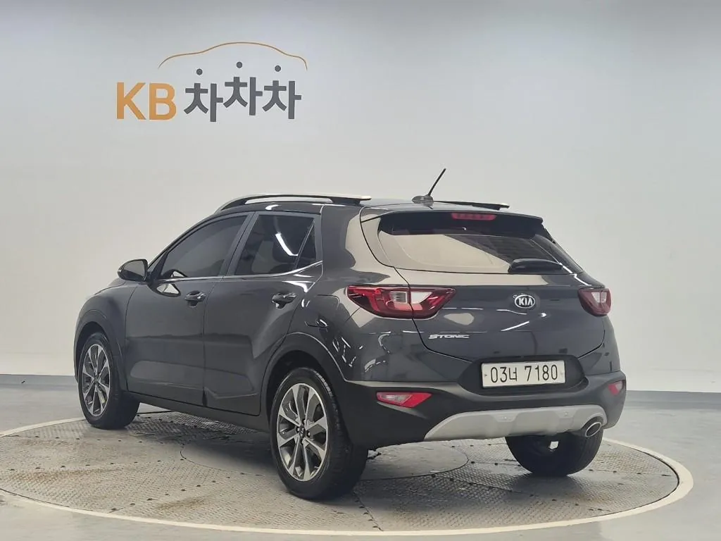Kia Stonic 2018 photo 2
