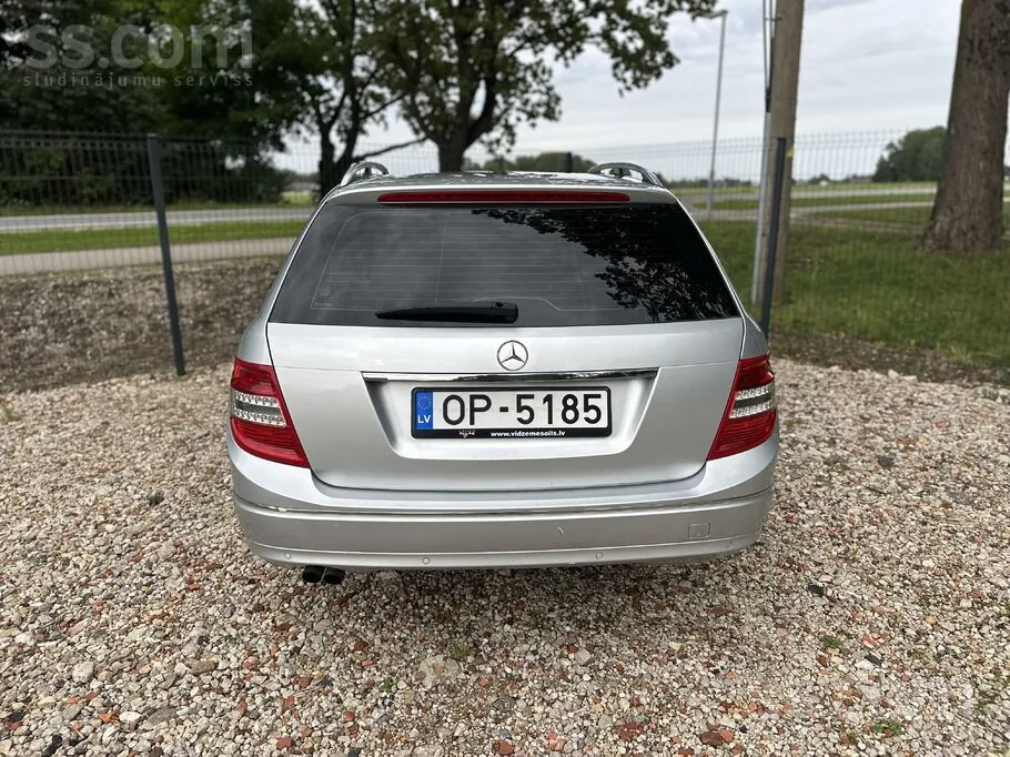 Mercedes-Benz C200 2009 photo 4