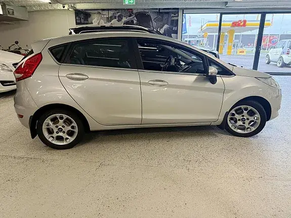 Ford Fiesta 2012 photo 5