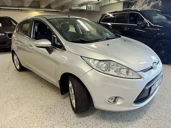 Ford Fiesta 2012 photo 2