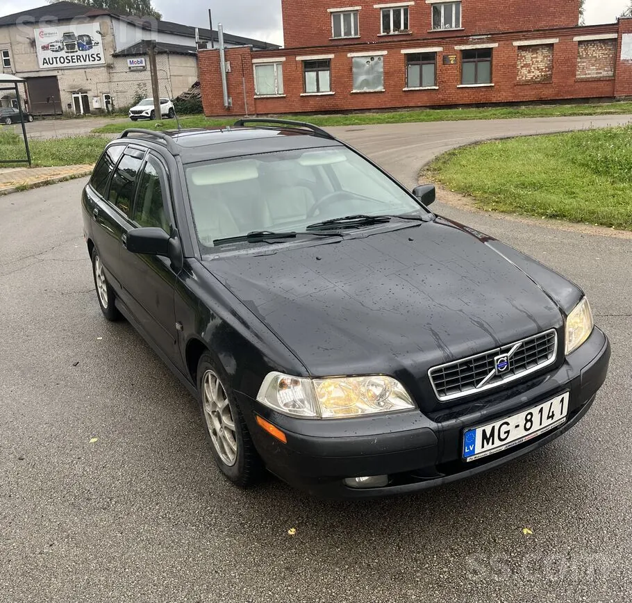 Volvo V40