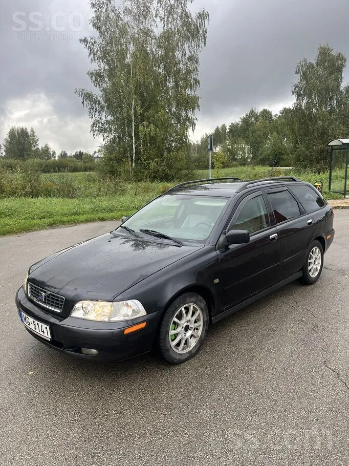 Volvo V40 2004 photo 2