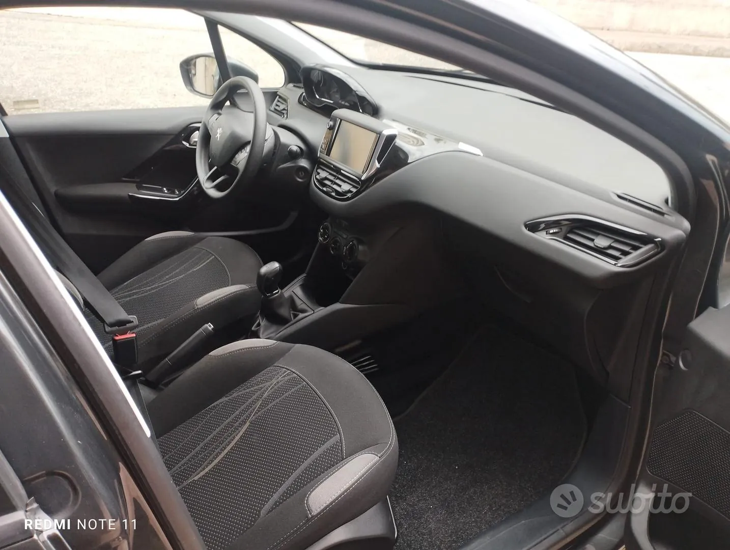 Peugeot 208 2014 photo 3