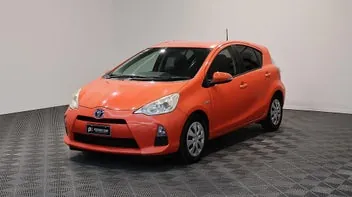 Toyota Aqua 2012 photo 4