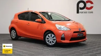 Toyota Aqua 2012 photo 2