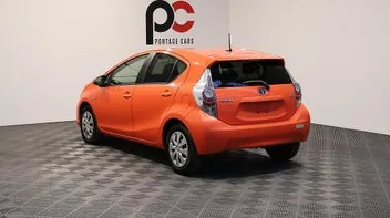 Toyota Aqua 2012 photo 5