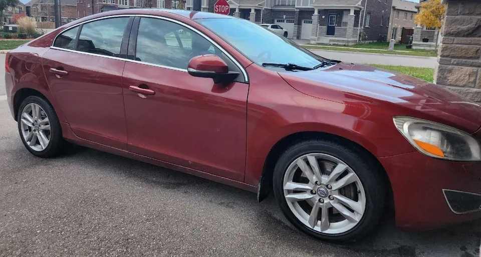 Volvo S60 2012 photo 2