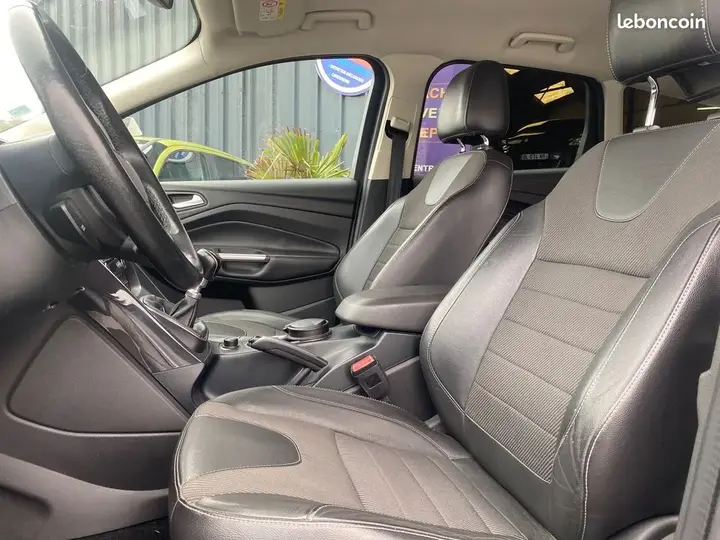 Ford Kuga 2014 photo 2