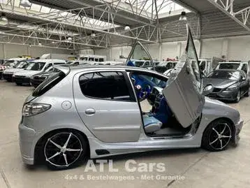 Peugeot 206 2002 photo 2