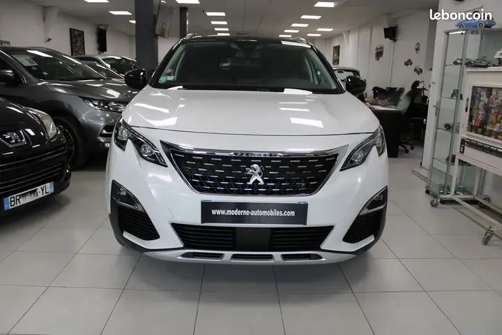 Peugeot 3008 2019 photo 2