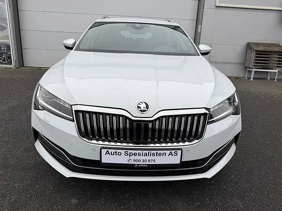 Skoda Superb 2019 photo 5