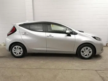 Toyota Aqua 2021 photo 4