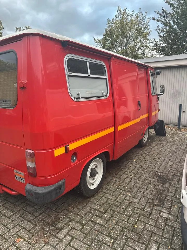 Peugeot J9 H