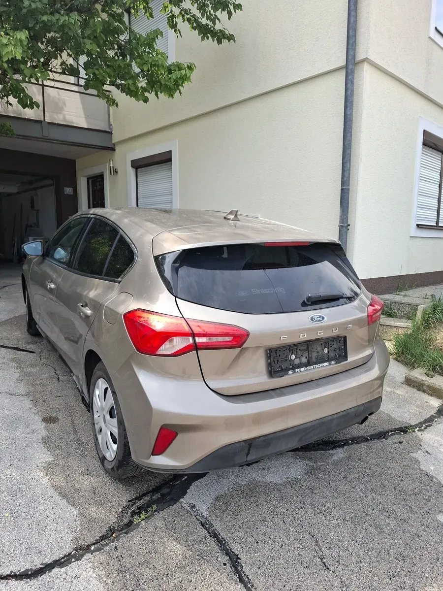 Ford Focus 2018 photo 2