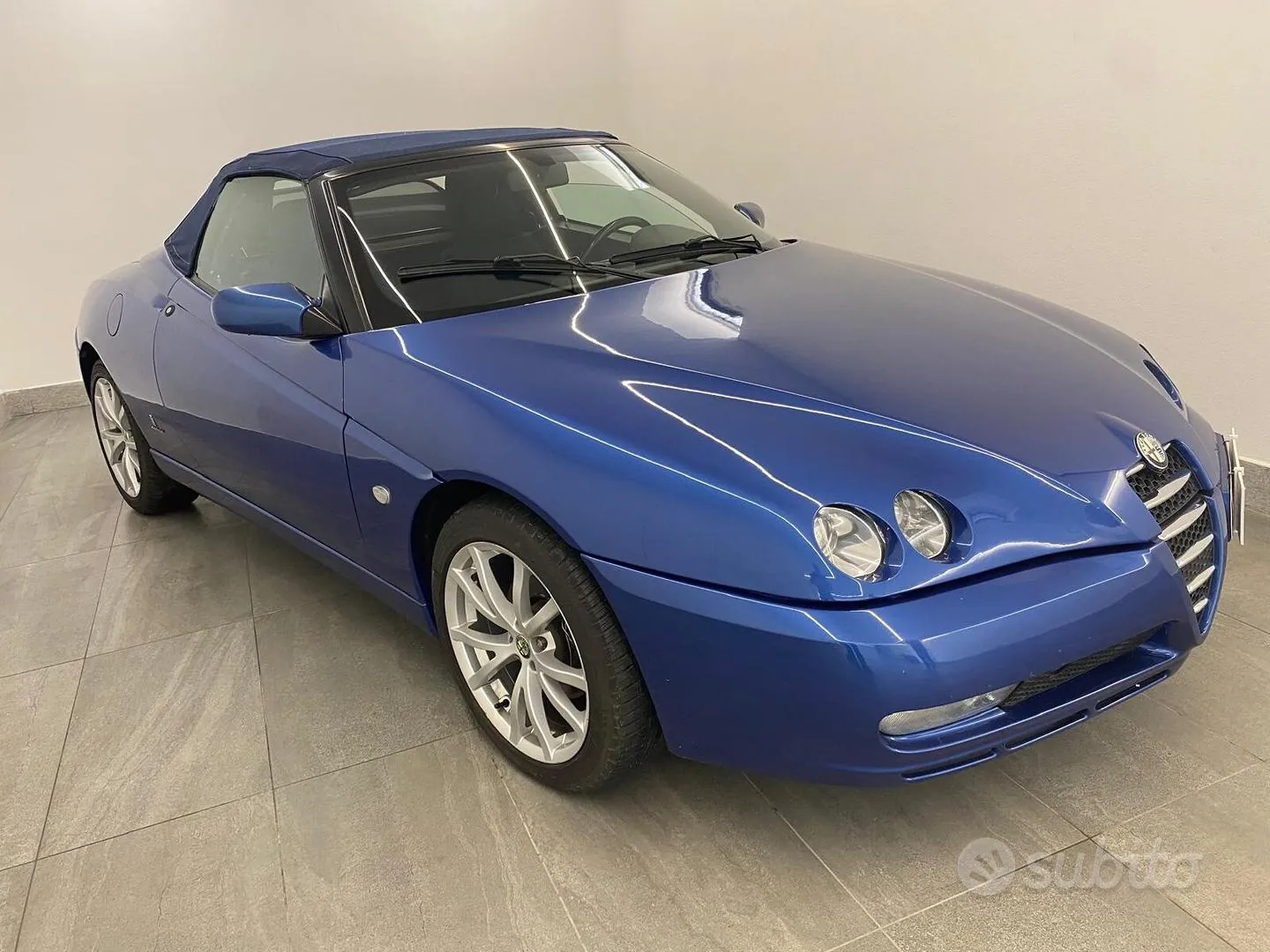 Alfa Romeo Gtv 2004 photo 2