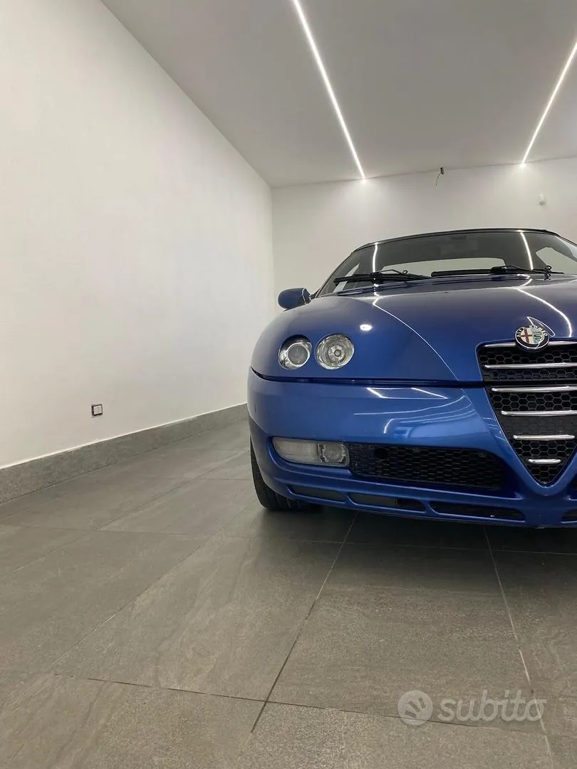 Alfa Romeo Gtv 2004 photo 5