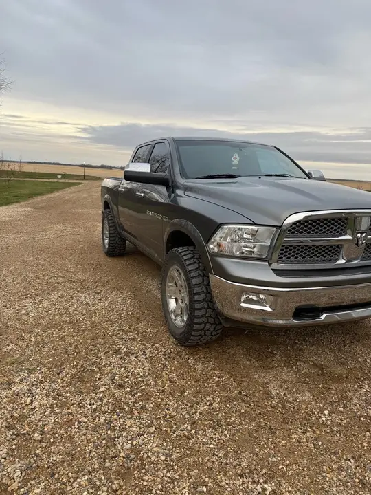 Ram 1500 2011 photo 2