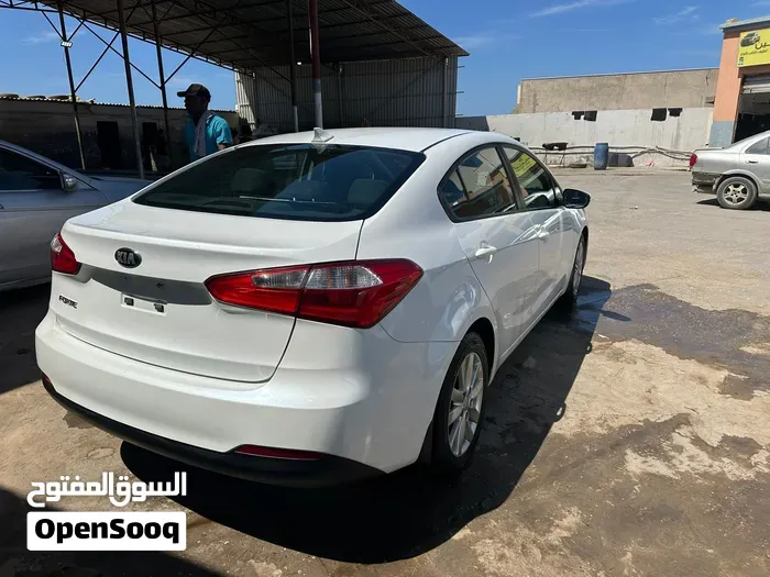 Kia Forte 2015 photo 4